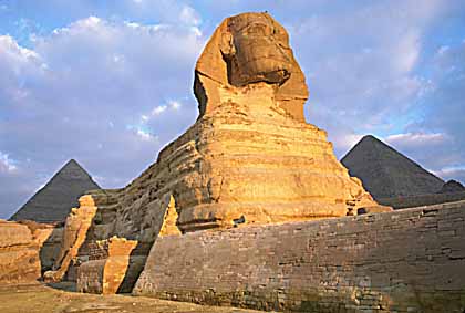 sphinx.jpg (19697 bytes)